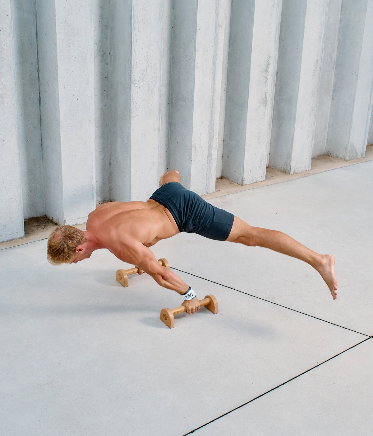planche avec parallettes en bois eric flag