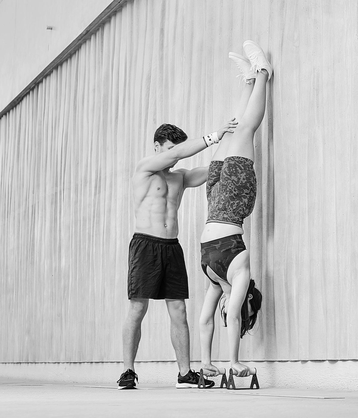 handstand agarres de flexiones