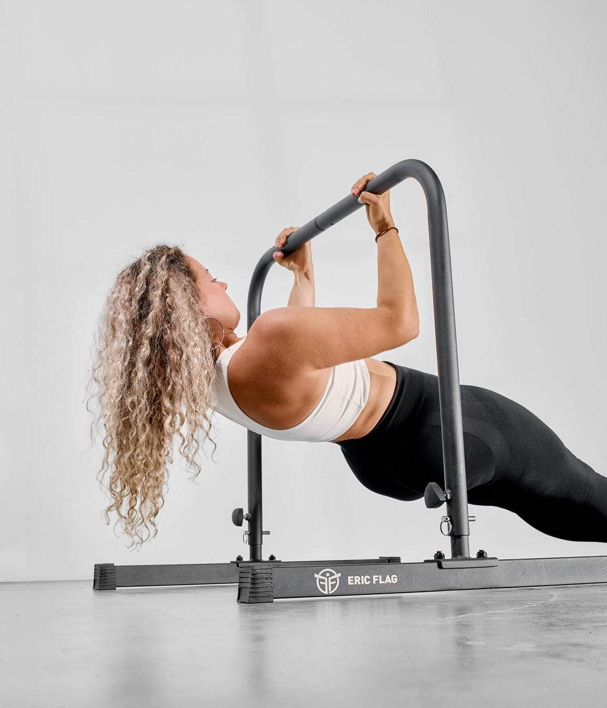 Australian pull-up on levitate bar